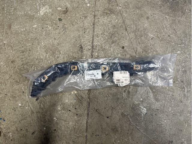 Направляюча заднього бампера, права 57707SJ320 SUBARU