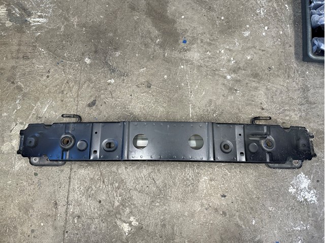 Шина бампера заднього B45C50260 MAZDA