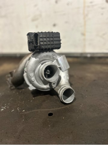 Турбонаддув 1567329 FORD