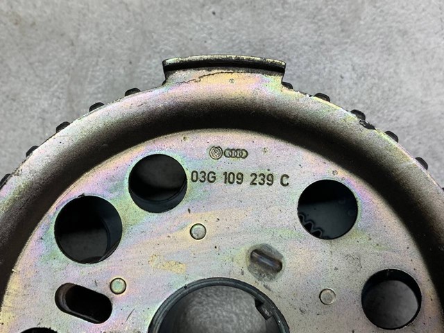Фланець шестерні розподільного валу 03G109239C VAG