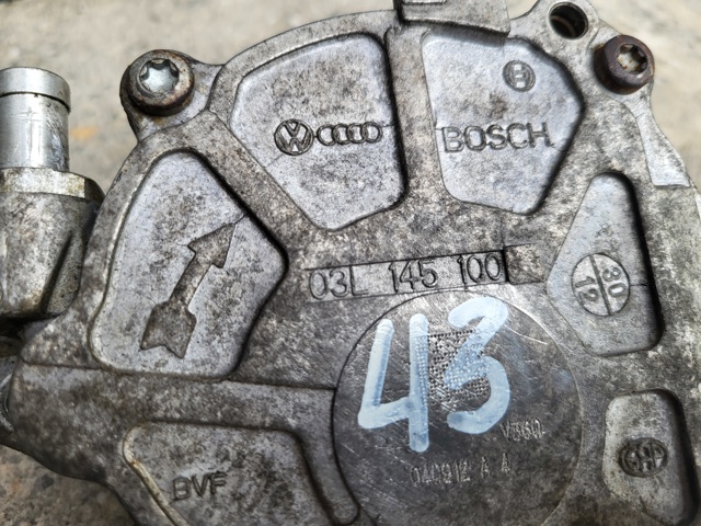 Насос вакуумний 03L145100 VAG
