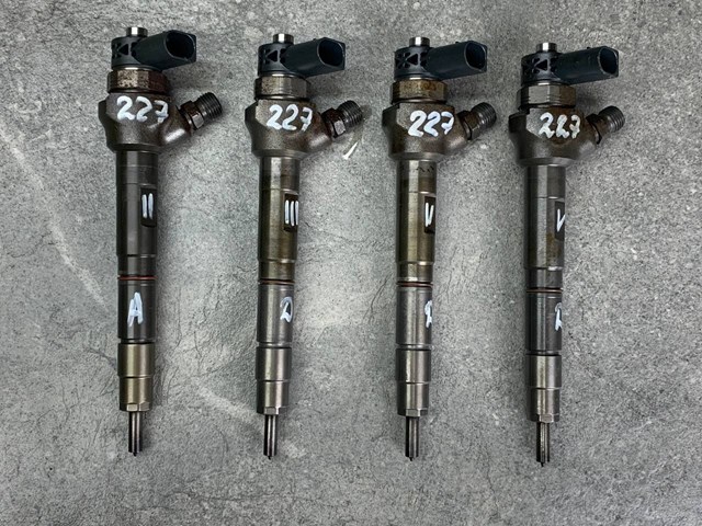Форсунки електромагнітні 04L130277G VAG