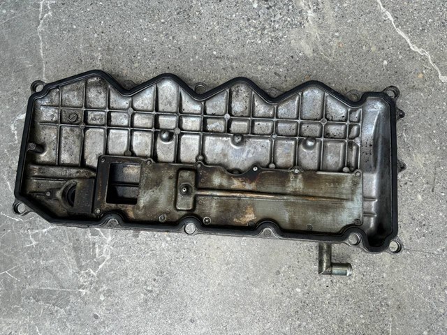 Кришка двигуна 13264AD200 NISSAN