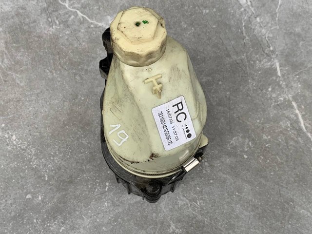 Насос гідропідсилювача механізму кермового управління 13276990 OPEL