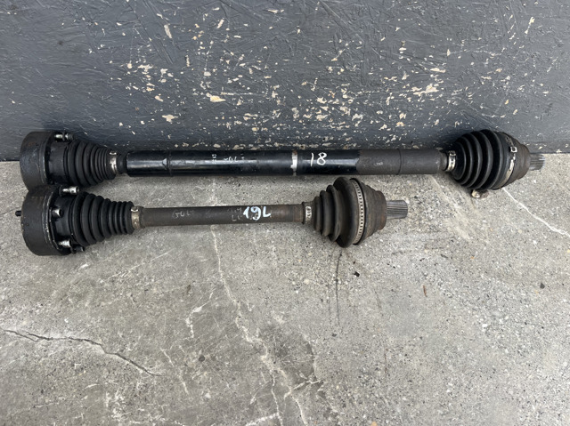 Привід правий 1K0407272GM VAG