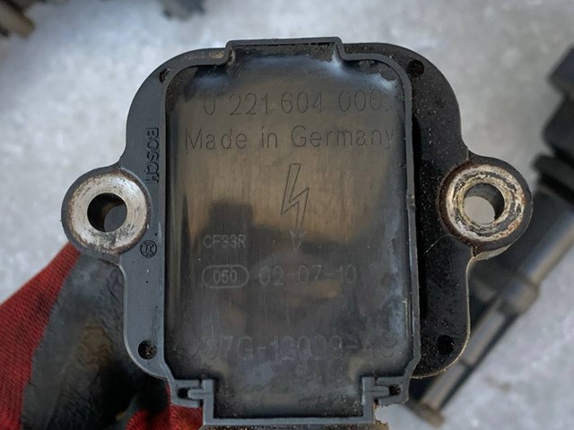 Котушка запалювання 221604006 BOSCH