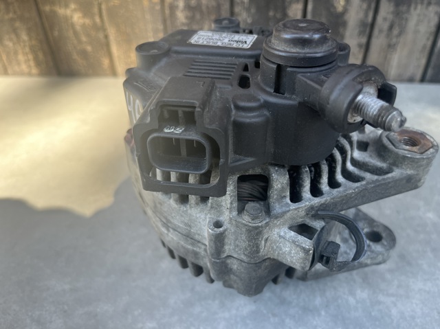 Генератор 373002A010 HYUNDAI