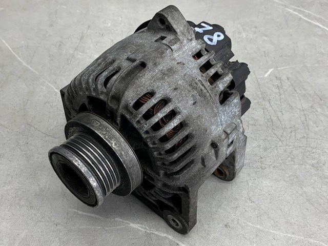 Авто генератор 8200100907 RENAULT