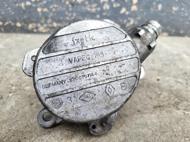 Насос вакуумний 8200102535 RENAULT