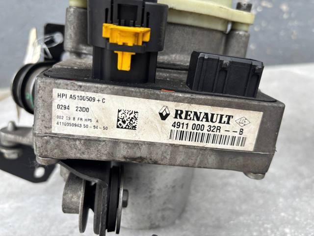 Насос ГУР (підсилювача керма) 8200720894 RENAULT