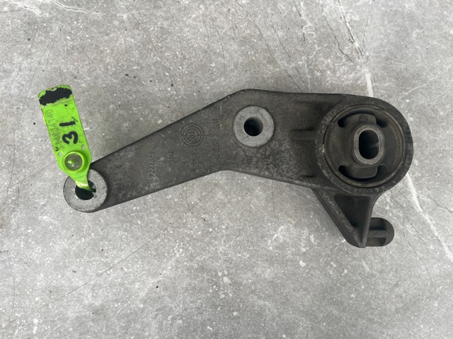 Кронштейн подушки (опори) двигуна, задньої 9227883 OPEL