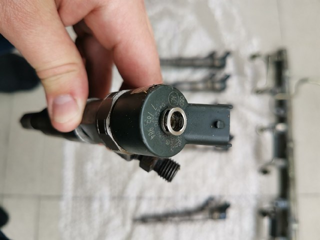 Форсунки електромагнітні 0445110047 BOSCH