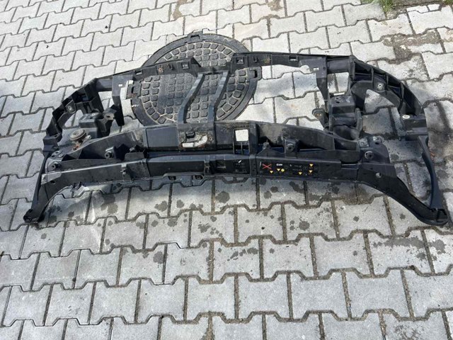 Рамка передньої панелі 8200657209 RENAULT