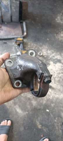 Опора підвісного підшипника передньої піввісі 8200904226 RENAULT