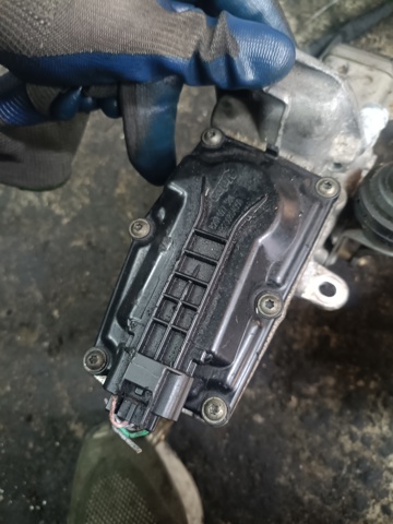 Клапан EGR рециркуляції газів 8201027384 RENAULT