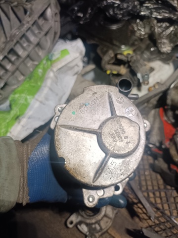 Насос вакуумний D163451323 RENAULT