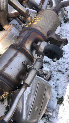 Штани глушника передні 1741037300 TOYOTA