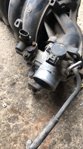 Дросільна заслінка в зборі 2221028100 TOYOTA