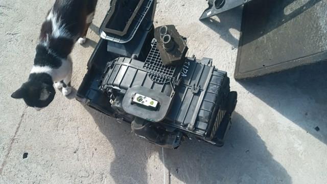 Охолоджувач повітря 27281EL00A NISSAN