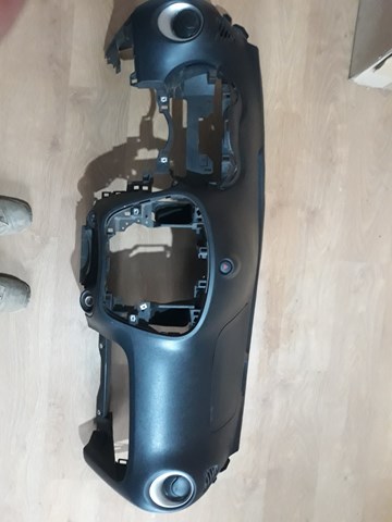 Передня панель 682001KA0A NISSAN