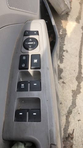 Кнопковий блок керування склопідіймачами передній лівий 93570F2100 HYUNDAI