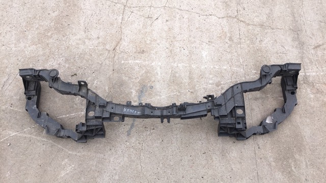 Рамка радіатора верхня DT1Z8A284B FORD