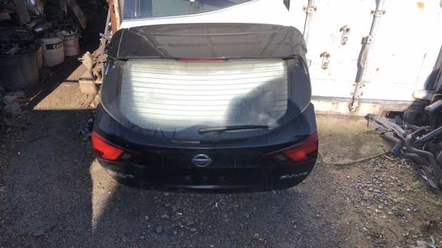 Задні двері багажника K010M6MAMA NISSAN