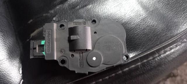 Мотор заслінки печі 410475520 MERCEDES