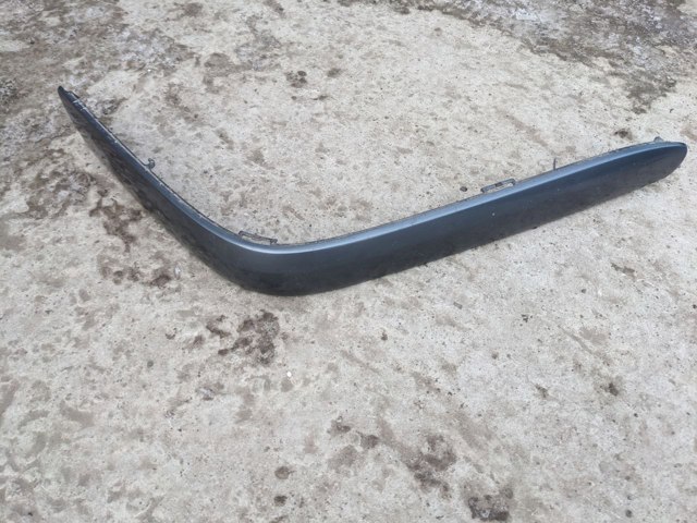 Молдинг бампера переднього, праве A2108851421 MERCEDES