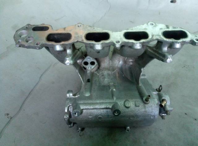 Колектор впускний MN143750 MITSUBISHI