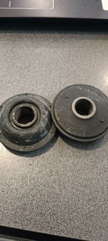 Сайлентблок переднього нижнього важеля Ауді 100 C3