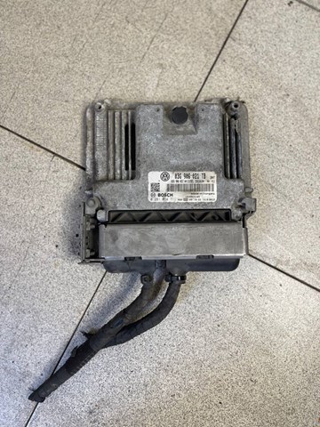 Блок електронного управління 03G906021TB VAG