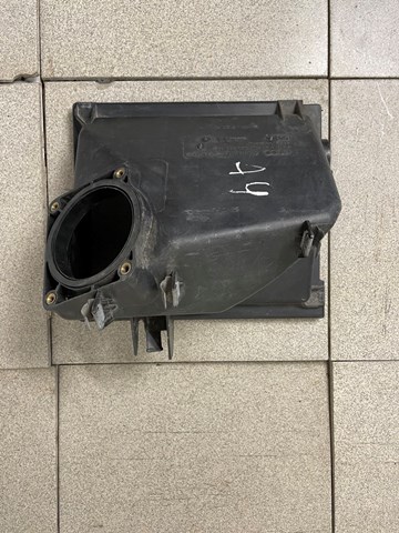 Корпус повітряного фільтра 078133837BD VAG