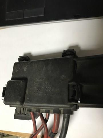 Монтажний блок 1J0937550 VAG