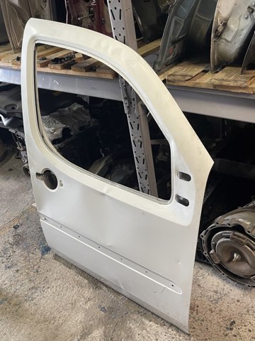 Пасажирські передні двері 51847704 FIAT