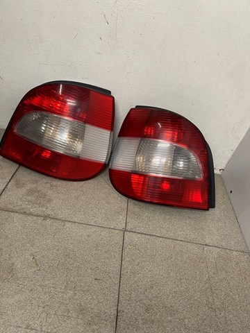 Задній правий стоп 7701042408 RENAULT