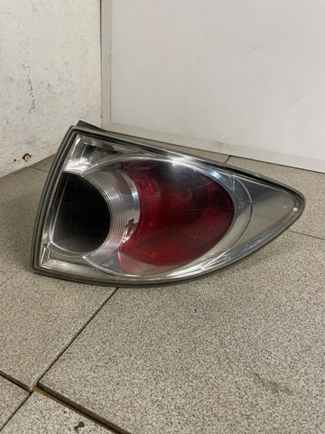 Задній правий стоп G21B51150B MAZDA