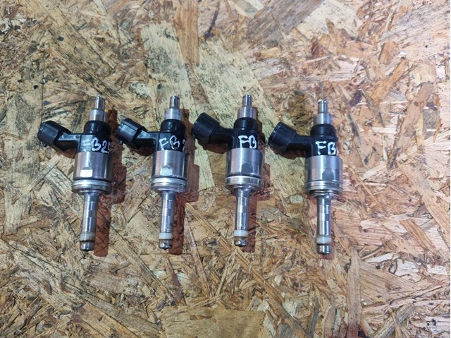 Форсунка дизельна в зборі, розпилювач + тримач 16611AB06A SUBARU