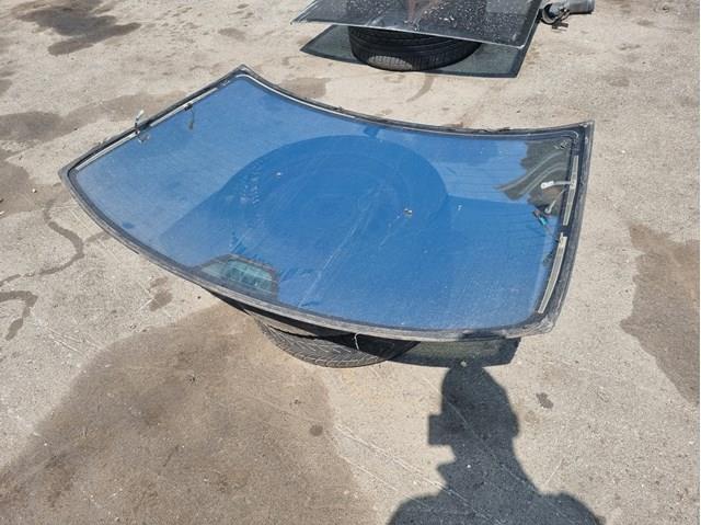 Скло заднє 51318172414 BMW