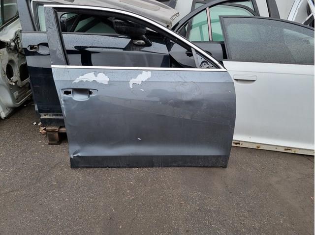 Дверка передня права 561831056B VAG