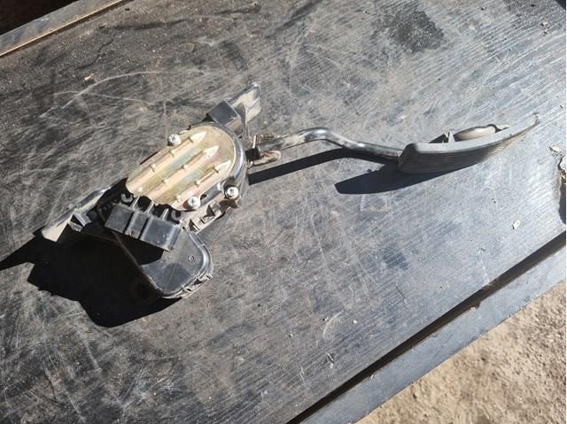 Підаль газу MR955388 MITSUBISHI