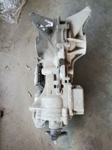 Кронштейн/траверса заднього редуктора, задня 33108692602 BMW