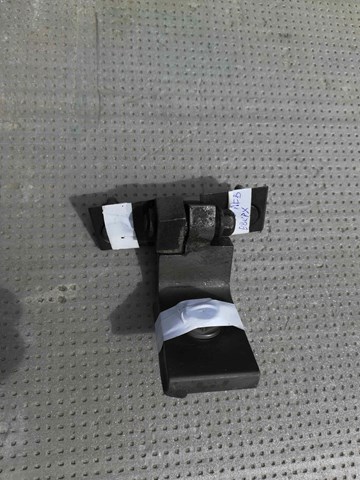 Петля передніх дверей лівих 41517176849 BMW