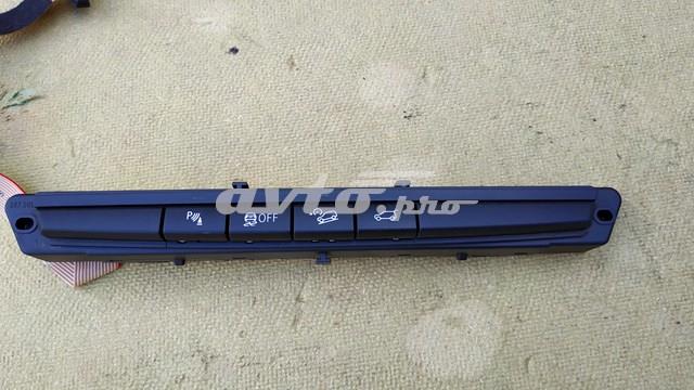 Блок кнопок центральної консолі 61319208218 BMW