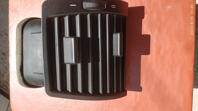Решітка повітропровода ліва 64228402215 BMW