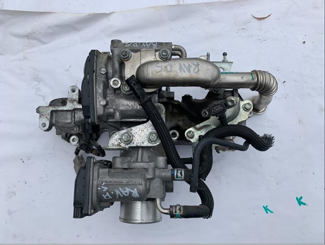 Колектор впускний 171010R020 TOYOTA