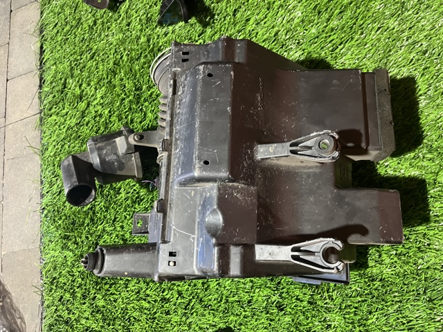 Корпус повітряного фільтра 1770031B30 TOYOTA