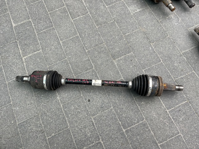 Піввісь передня ліва 49500D7200 HYUNDAI