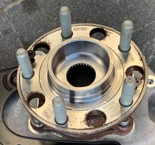 Маточина колеса передня 51730GI100 HYUNDAI