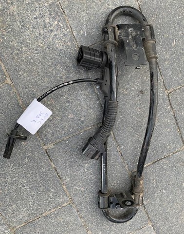 Датчик АБС (ABS) задній правий 59796CV000 HYUNDAI